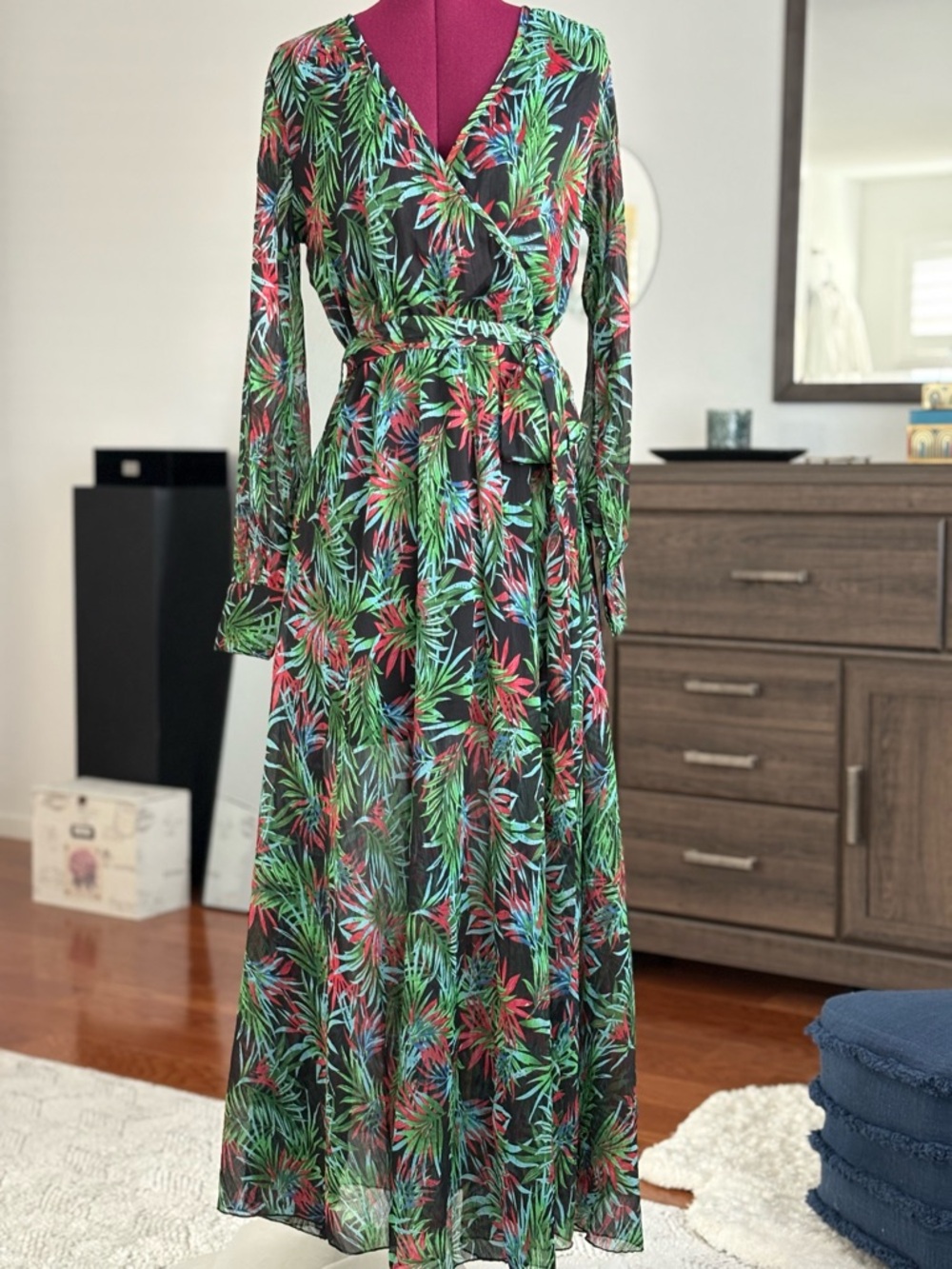NWT Bandolino Tropical Leaf Maxi Dress in Black with Green & Red SZ S RT$169